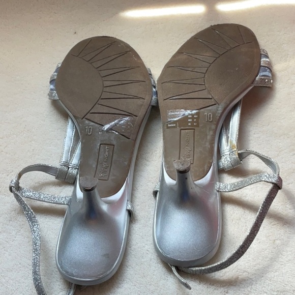 FIONI Clothing Silver Strappy Heels - Picture 7 of 8